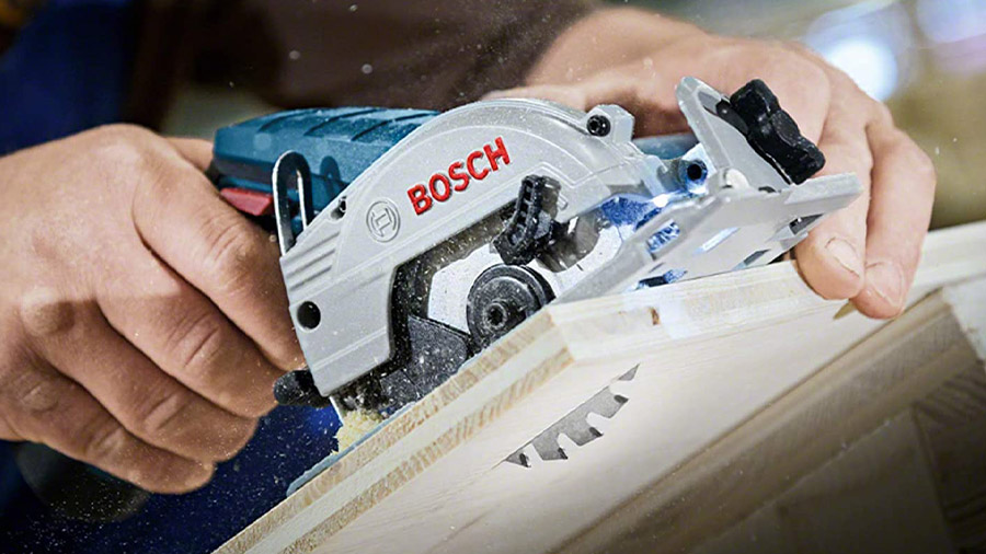 La scie circulaire GKS 12V-26 Bosch 